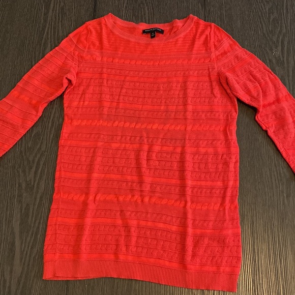 Banana Republic Factory lightweight 3/4 sleeve sweater. Size M. Red. - Picture 10 of 15